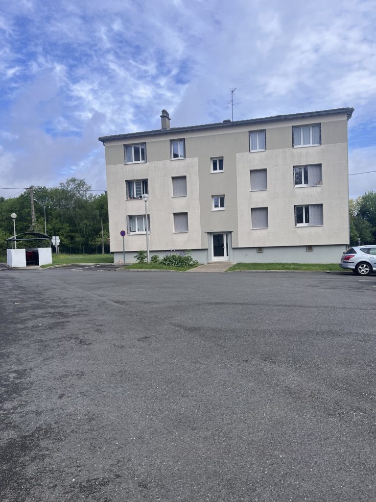 extérieur 1 place belle colombe