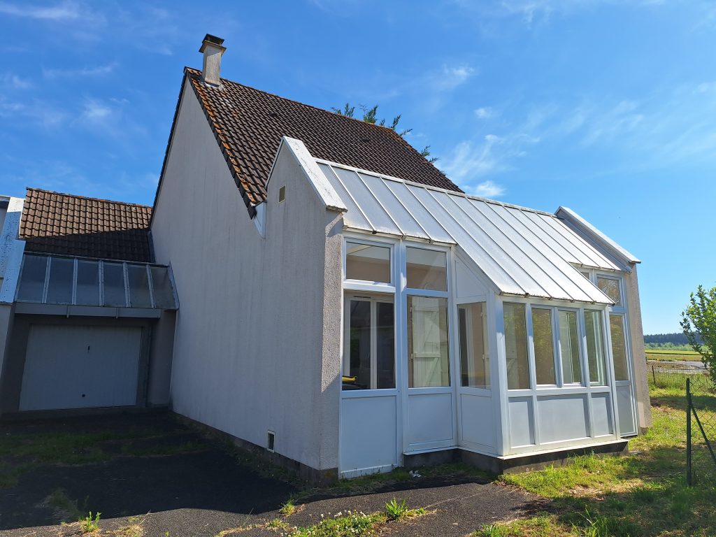 9 rond point jacques coeur rians